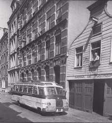 In 1971 werd het pand op No 8-10 afgebroken en weer opgebouwd in het Zuiderzeemuseum te Enkhuizen